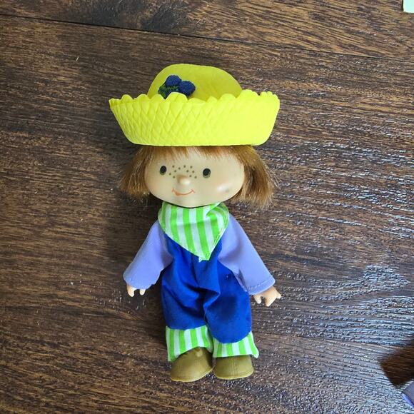 Vintage 1982 Strawberry Shortcake Huckleberry Pie Doll + Pupcake in Original Box - Picture 2 of 9